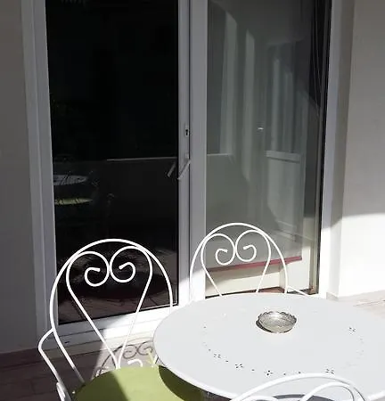 Apartman Sara شقة